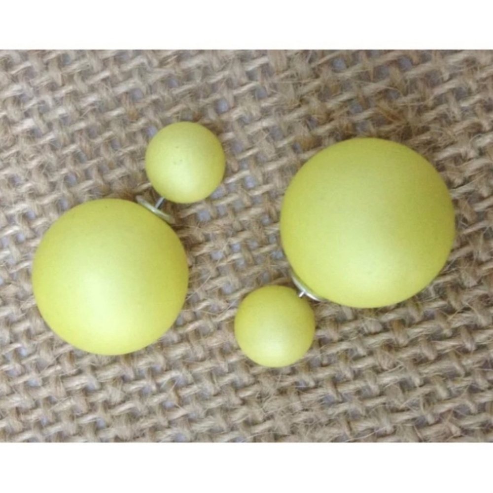 Large Oversized Double Ball Satin Matte Light Yellow Shell Pearl Stud Earrings - Picture 4 of 16